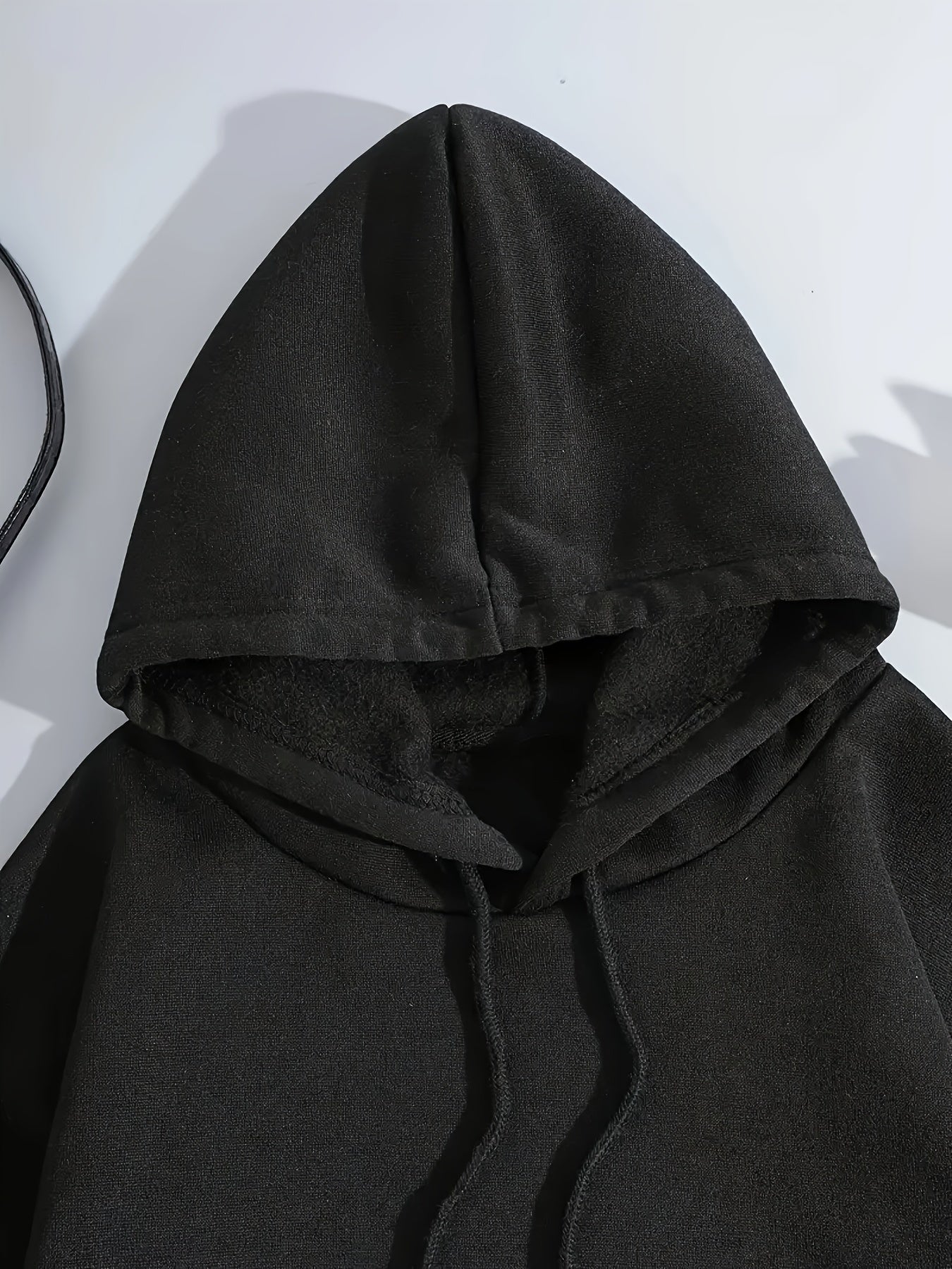 Kuscheliges, mit Fleece gefüttertes Set aus Kapuzenpullover und Jogginghose „Parisian Celebration“ – lässiger Kordelzug, Sweatshirt mit Taschen und Herz-Print + lange Hose für Damen – perfekt für Herbst/Winter