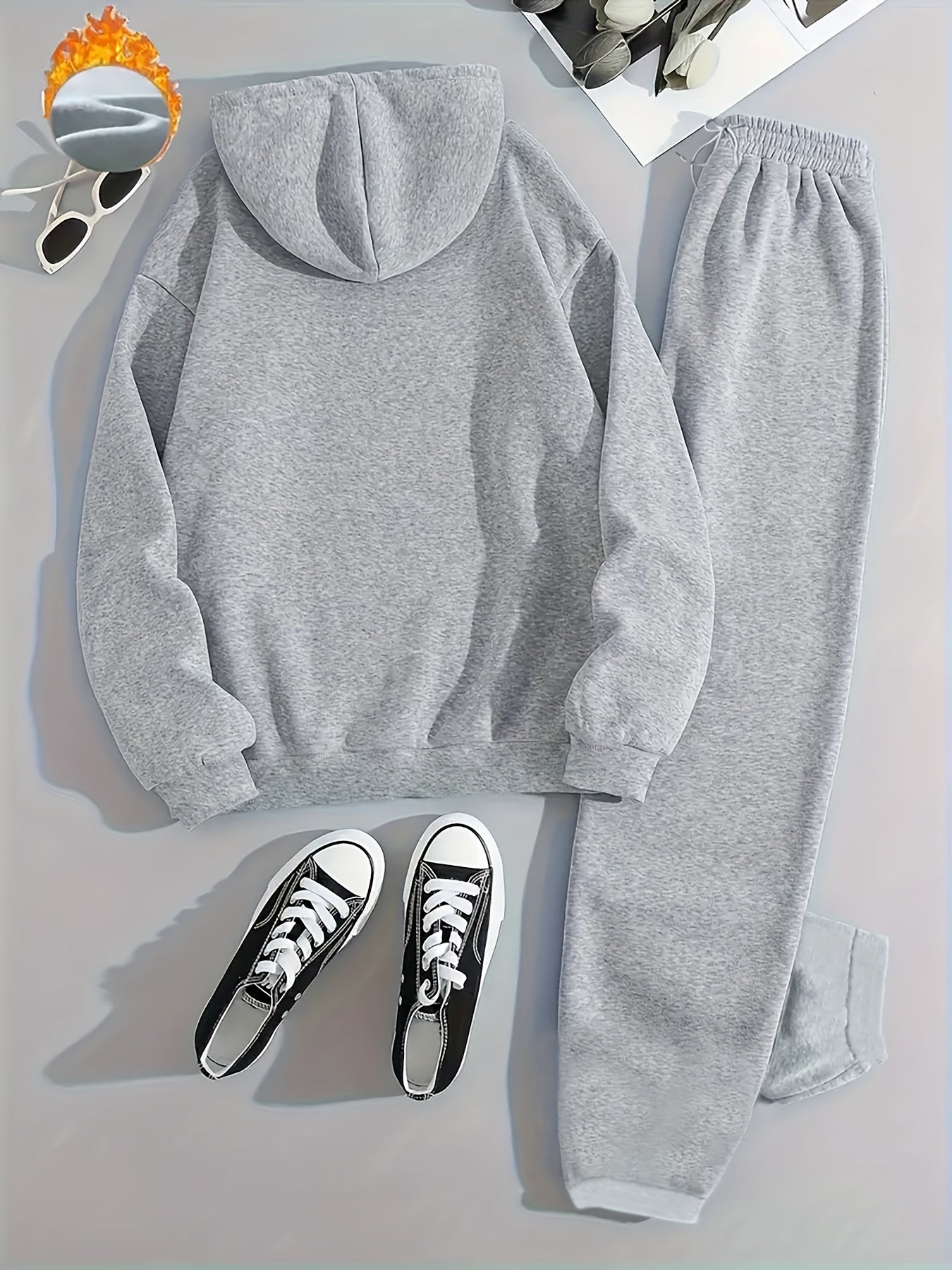 Kuscheliges, mit Fleece gefüttertes Set aus Kapuzenpullover und Jogginghose „Parisian Celebration“ – lässiger Kordelzug, Sweatshirt mit Taschen und Herz-Print + lange Hose für Damen – perfekt für Herbst/Winter